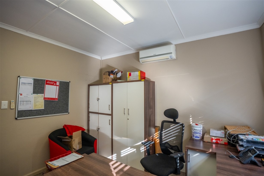 Commercial Property for Sale in Vincent Eastern Cape